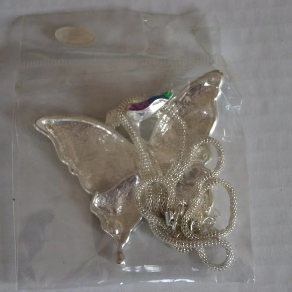 Colourful butterfly  necklace - Picture 3 of 4